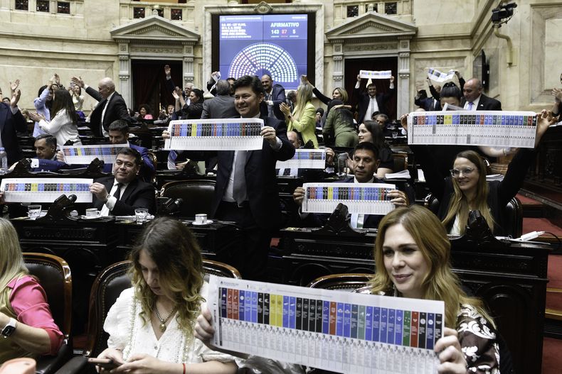 El gobierno de Javier Milei eligió cinco firmas para imprimir la boleta única papel.&nbsp;