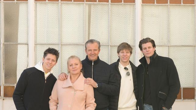 Bahl fue acompañado de su esposa y sus tres hijos.