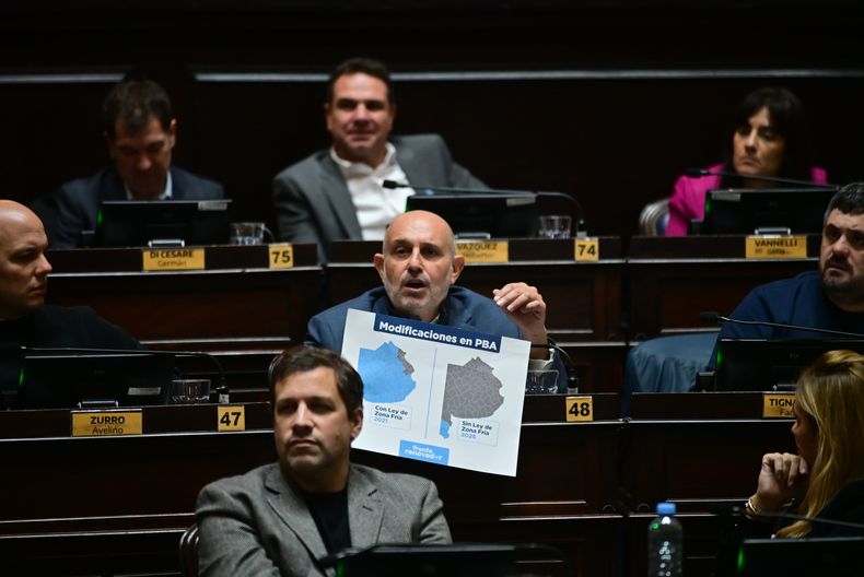 Alexis Guerrera cruzó al Gobierno por el proyecto de zonas frías: Va incrementando el déficit social
