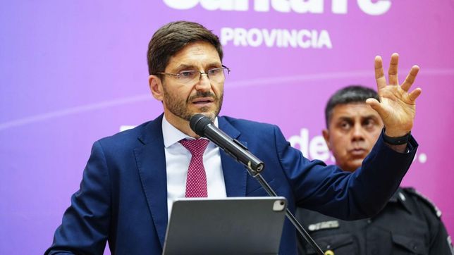 Maximiliano Pullaro en la conferencia de prensa que le puso fin al motín policial en Santa Fe.