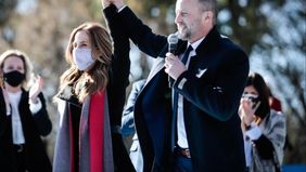 Insaurralde presentó la campaña del FdT de Lomas con Tolosa Paz