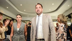 El intendente de la capital de La Pampa, Luciano di Nápoli pone la gestión en primer plano. Su vice se pone la camiseta sindical. FOTO: www.radiokermes.com