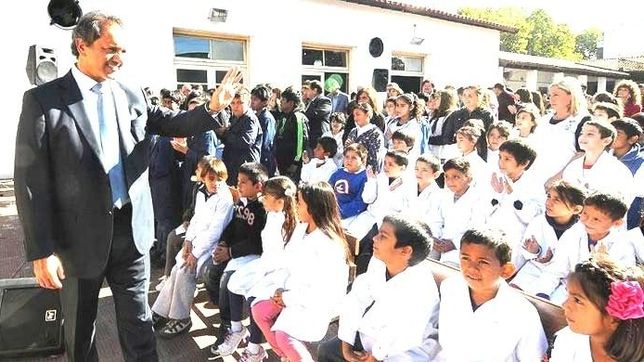 los ejes del plan de ciencia y educacion de scioli