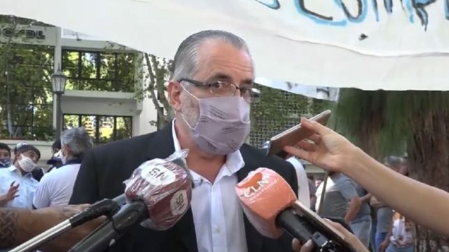 latigo del interventor al cacique portuario por una caja millonaria latigo del interventor al cacique portuario por una caja millonaria