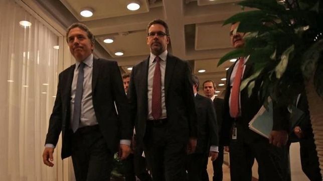 dujovne sale a seducir inversores tras el acuerdo con el fondo