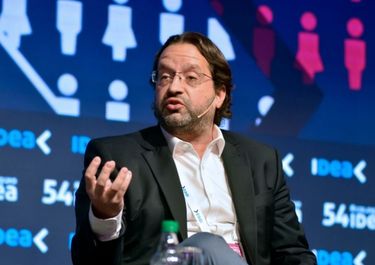 A dos puntas: Marco Lavagna, el asesor-verdugo de Massa