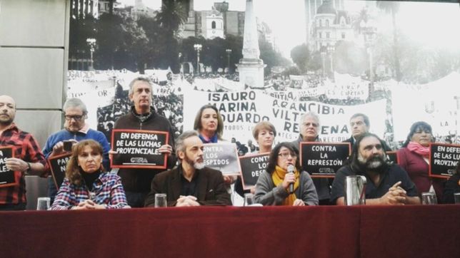 docentes lanzaron un paro nacional contra la represion en chubut