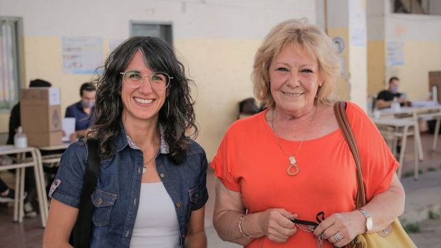 Laura Vilches y Liliana Olivero, candidatas a diputadas por el Frente de Izquierda Unidad de Córdoba.