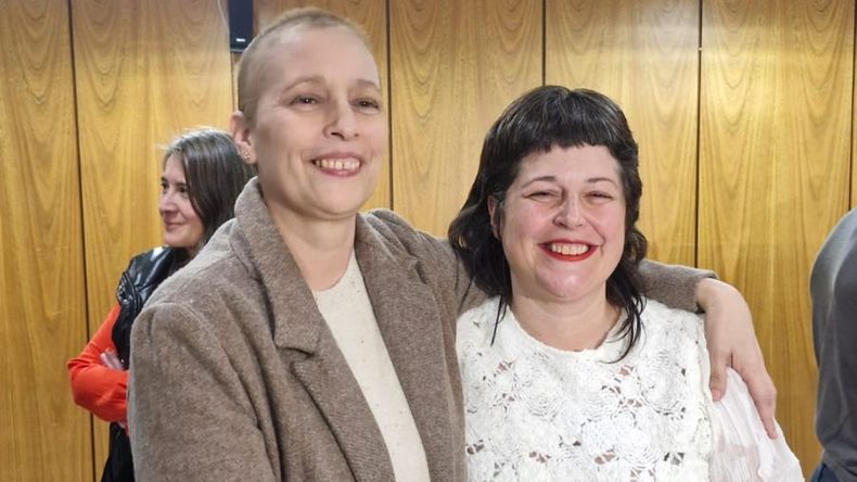 Carolina Gaillard junto a Paola Rubattino. Encabezaron una propuesta por fuera del PJ.