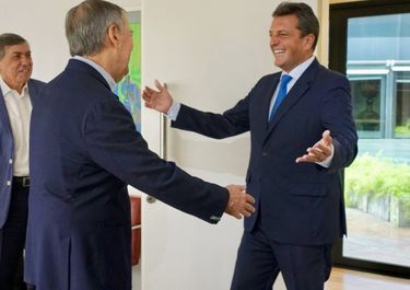 Massa pone a prueba sus superpoderes para tender puentes con Schiaretti