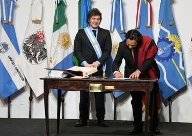 Javier Milei junto a Gustavo Sáenz.