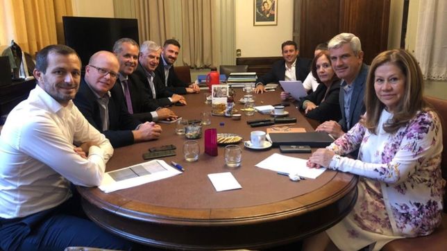 bronca y resignacion en los bloques apartados por el gobierno y cambiemos