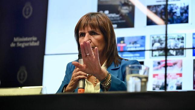Patricia Bullrich monitorea la marcha por CFK