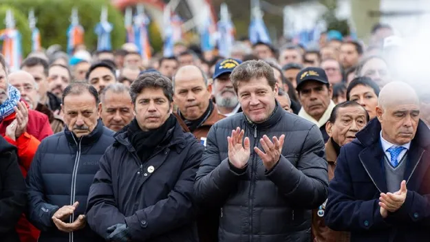En la vidriera nacional, Gustavo Melella no pudo disimular la interna en Ushuaia.