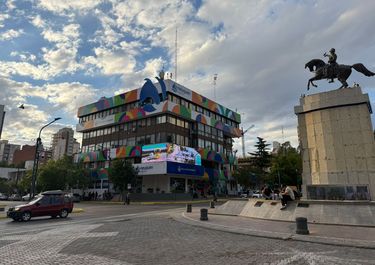 El centro de la ciudad de Neuquén, el corazón petrolero del país de Javier Milei.