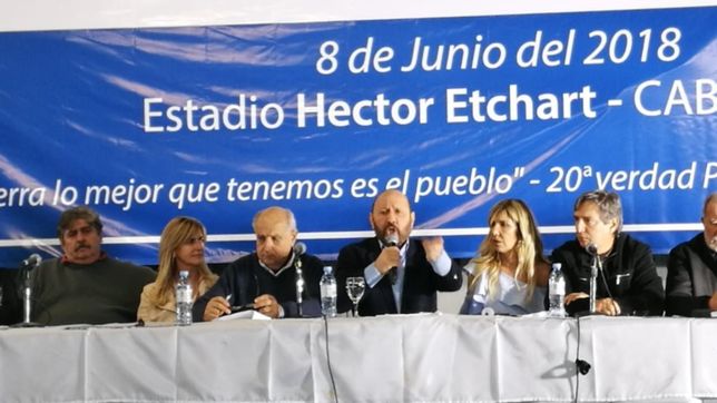 el kirchnerismo demostro poder en un congreso que desnudo la grieta peronista