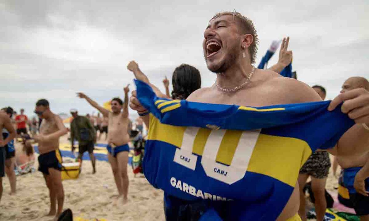 Hinchas de Boca en Río, en la previa de la final de este sabado.