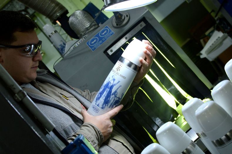 Por las importaciones, Lumilagro se reconvierte