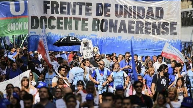 gremios denunciaron despidos por mail y el vaciamiento de la formacion docente