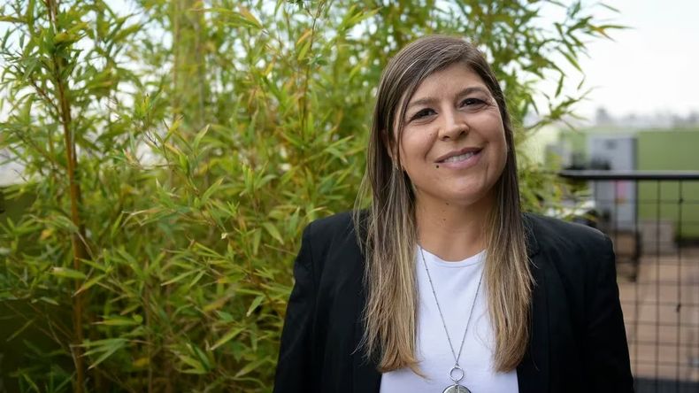 Verónica Razzini renunció a la precandidatura para el senado provincial y competirá por la Cámara baja del Congreso.