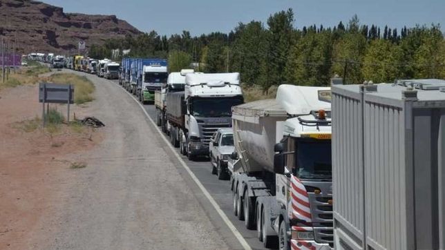 petroleros rechazan piquetes en el corazon de vaca muerta