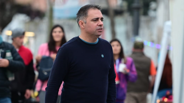Mauricio Davico perdió por primera vez una batalla legislativa en el Concejo Deliberante de Gualeguaychú. No consiguió los votos para destituir al concejal de la UCR que chocó borracho. La causa se archivó y Maximiliano Lesik seguirá en su banca. 