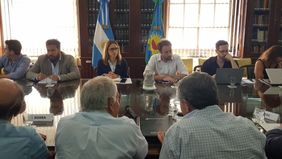 Primer traspié paritario de Kicillof: rechazo unánime y nueva reunión