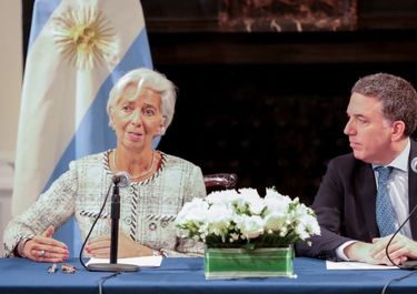 El Fondo adelanta U$S 19.000 M a cambio de liberar el dólar