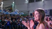 Caren Tepp, candidata de Fuerza Patria, en uno de los actos de campaña.