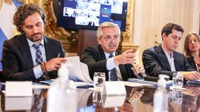 Por ausentismo, Fernández prepara un estímulo de $30 mil para personal de salud