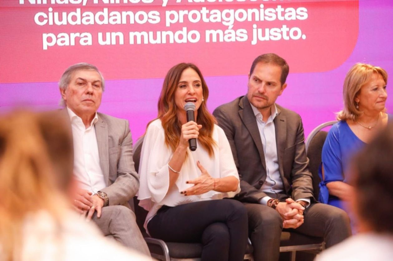 Martín Gill con intendentes Tolosa PAz Carlos Massei