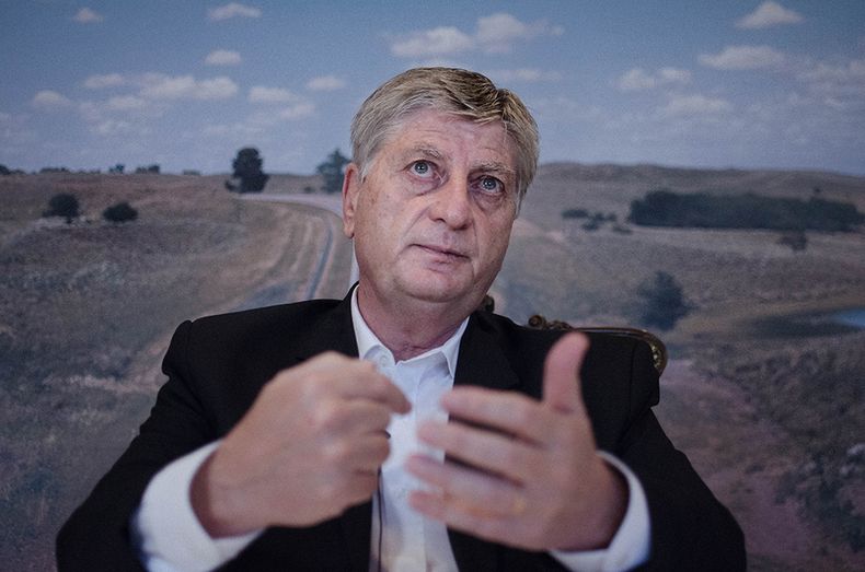 El gobernador de La Pampa Sergio Ziliotto fue de los primeros en pedir a Javier Milei el traspaso de la gestión de rutas, pero lo dejaron afuera.