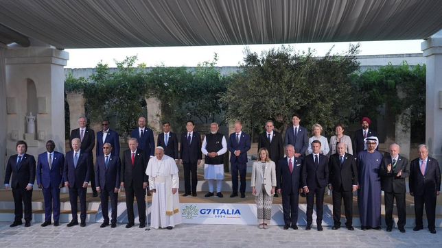 La foto oficial con los líderes políticos que participaron de la cumbre del G7.