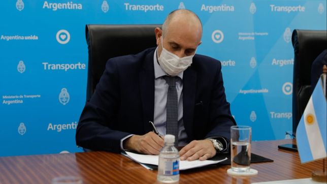 hidrovia: dos opciones en juego para destrabar la licitacion corta del dragado