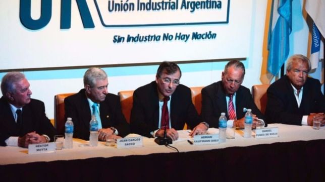 Letra P | UIA AEA Ganancias
