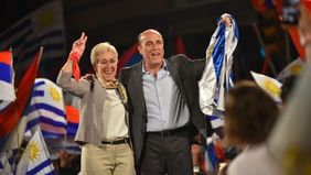 Uruguay: el Frente ganó la primera vuelta, pero se le complica el ballotage