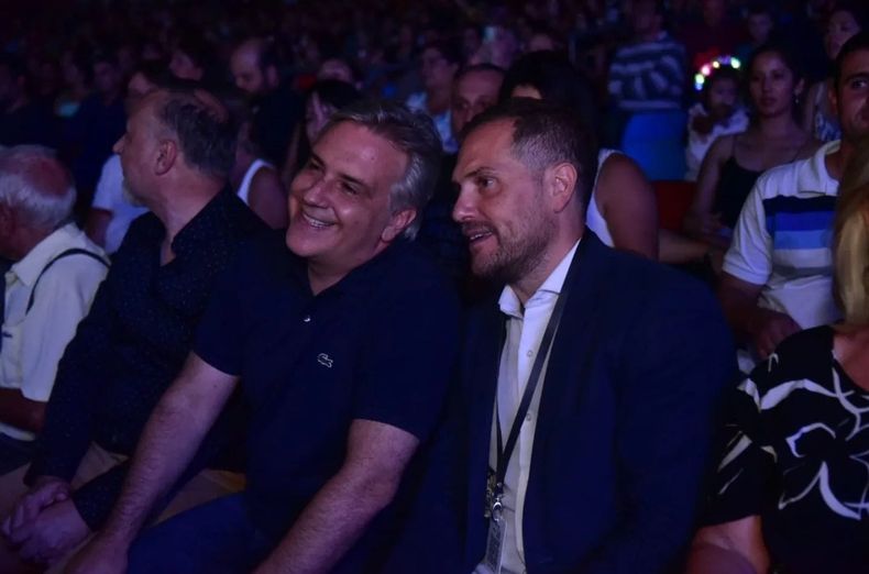 Llaryora y Gill en el Festival de Peñas de Villa María. 