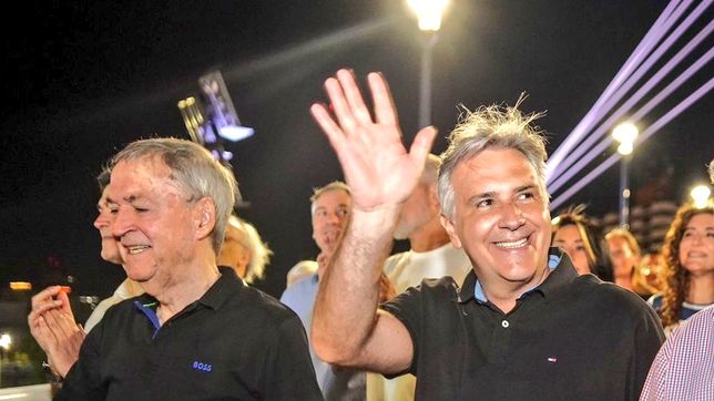 Martín Llaryora y Juan Schiaretti, durante la inauguración de un puente en la Ciudad de Córdoba.&nbsp;