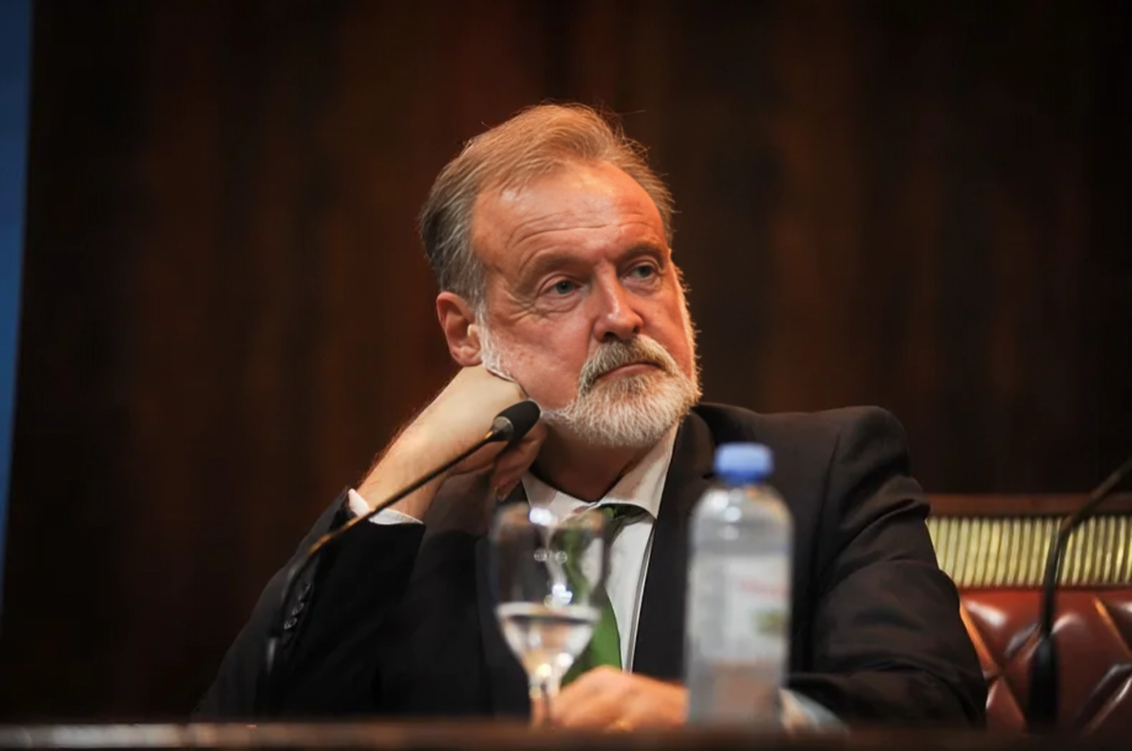 Rafael Bielsa es uno de los nombres que suena en el peronismo para encabezar una lista para las elecciones de convencionales constituyentes.