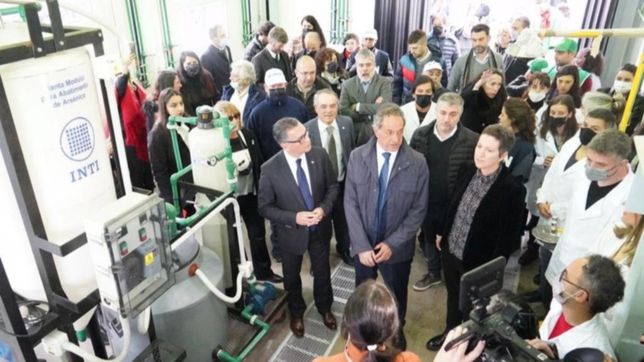 en su primera actividad oficial, scioli visito el inti y hablo del legado de kulfas