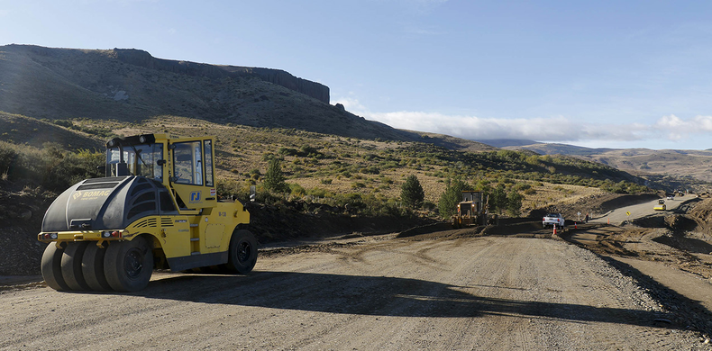 Rolando Figueroa, gobernador de Neuquén, emitirá un bono para solventar obras en el interior profundo de su provincia.