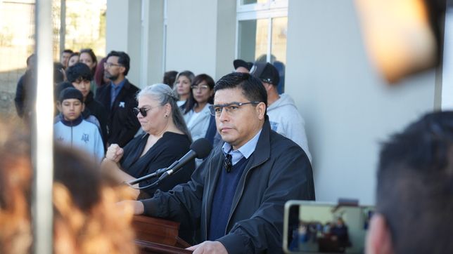 Claudio Vidal, gobernador de Santa Cruz, impulsa la ley de emergencia económica que resisten los sindicatos.