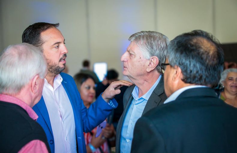 El peronismo de La Pampa en la encrucijada: el intendente de Santa Rosa Luciano di Nápoli y el gobernador Sergio Ziliotto afrontan embestidas opositoras.