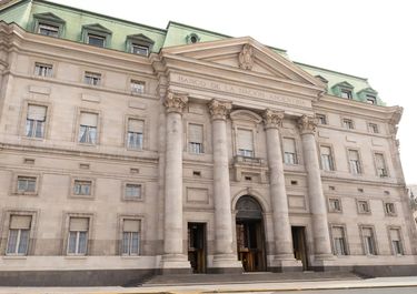 FIX ratificó la calificación AAA al Banco Nación.