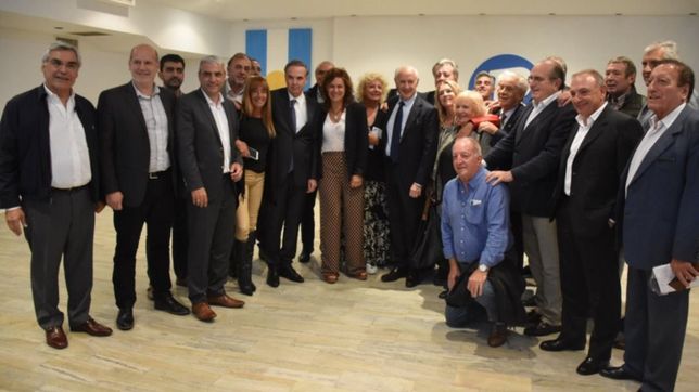 entre viejos caciques y facilitadores, el lavagnismo se arma en la primera