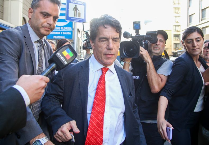 El Jefe de Gabinete, Nicolás Posse, le ordenó a los ministros que no contraten nuevos seguros con intermediarios. El Jefe de Gabinete, Nicolás Posse, le ordenó a los ministros que no contraten nuevos seguros con intermediarios.