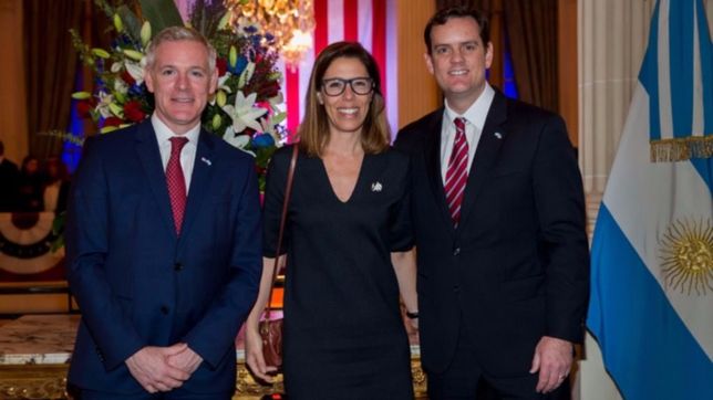 4 de julio: quienes fueron, quienes faltaron y de que se hablo en la embajada