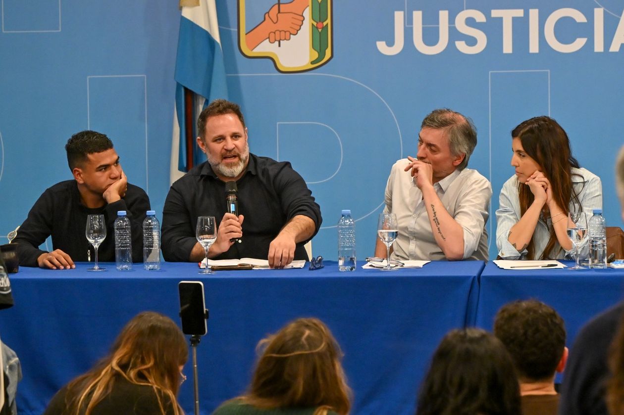Chubut: Glinski se mostró con Kirchner para defender a Comodoro y Bowen tendió puentes con Pesatti