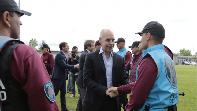 larreta asegura que la policia portena no usara pistolas electricas