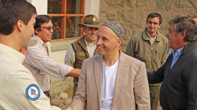 a contramano: bergman se preocupa por el fuego en el sur mientras se inunda el norte